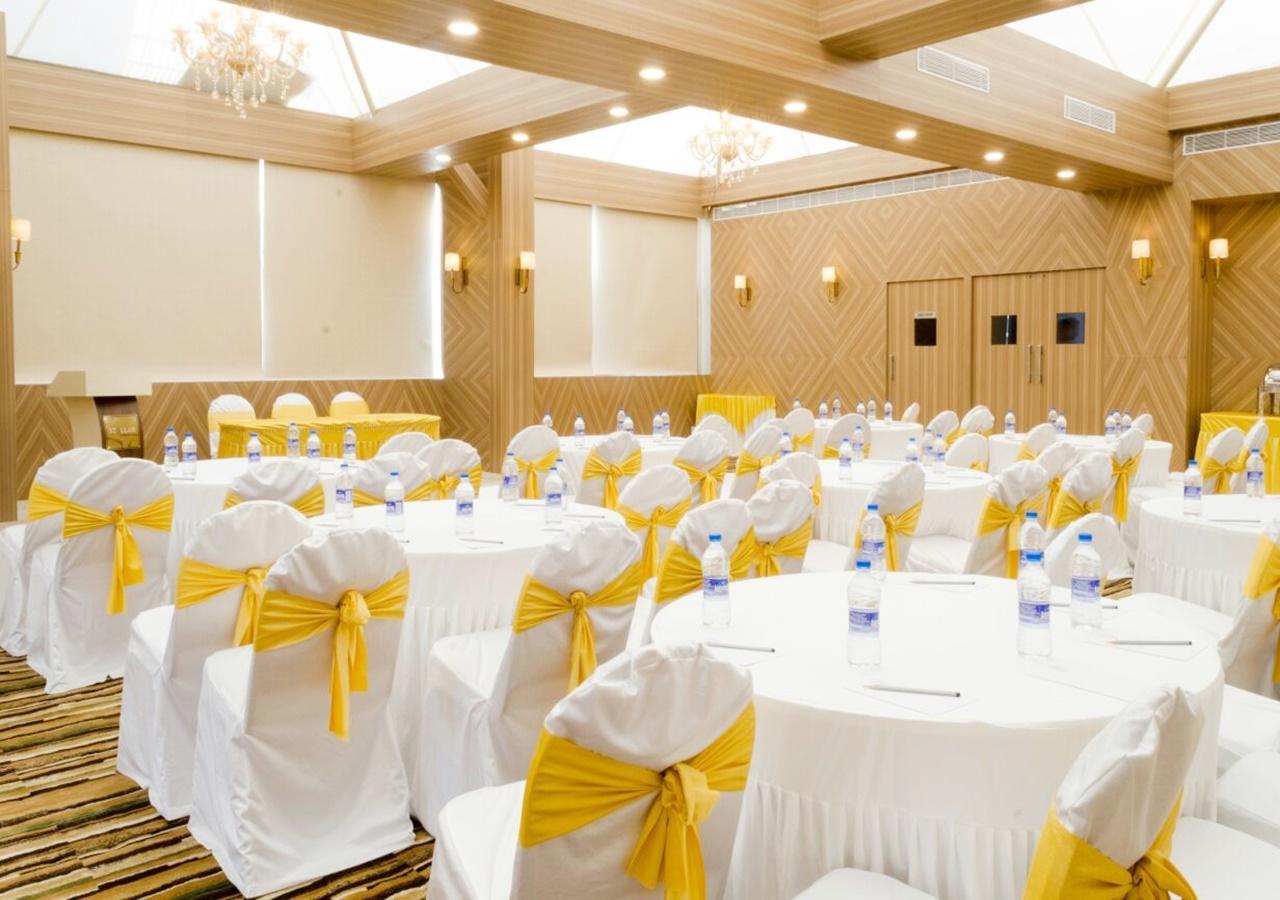 Ss Lumina Hotel Bangalore Eksteriør billede