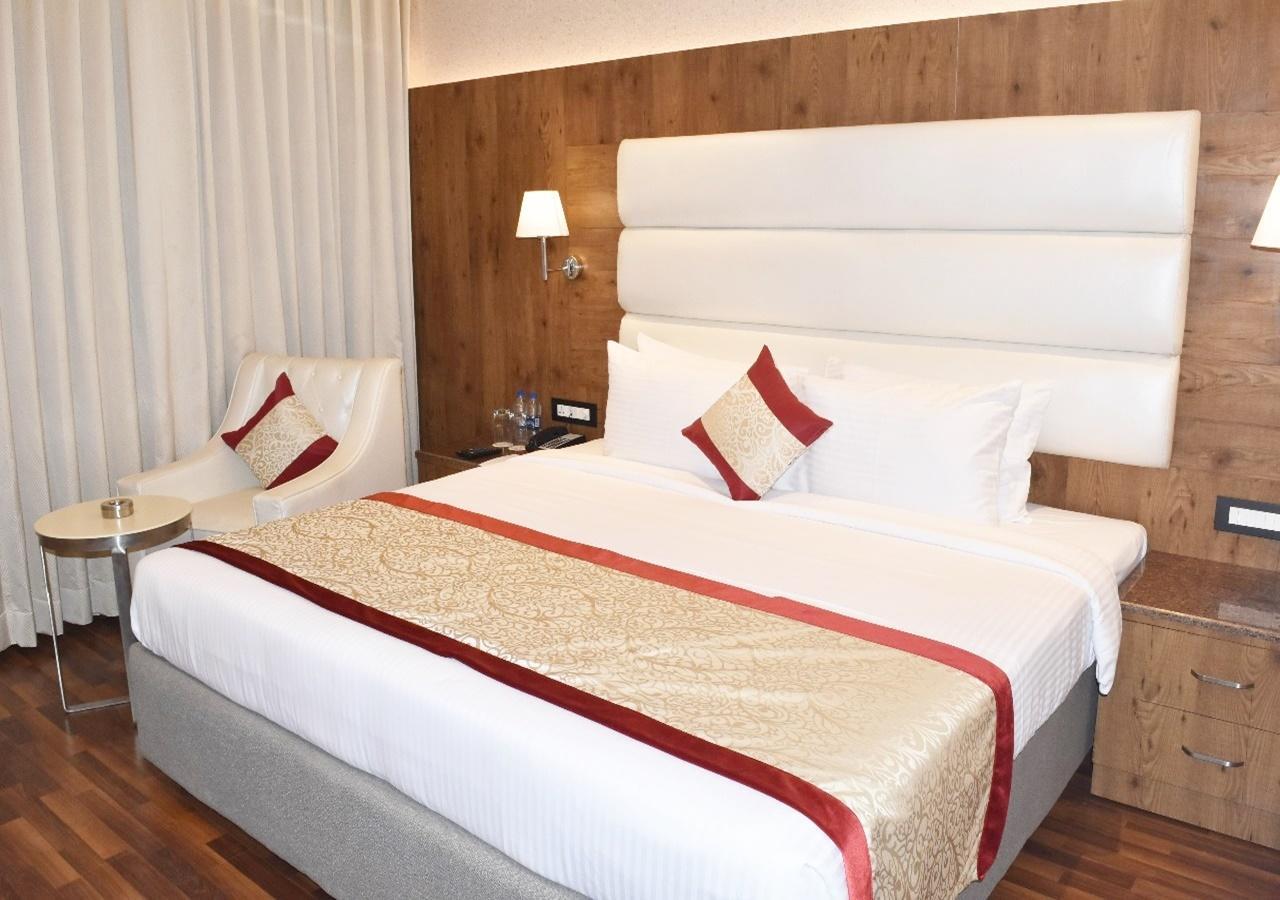 Ss Lumina Hotel Bangalore Eksteriør billede