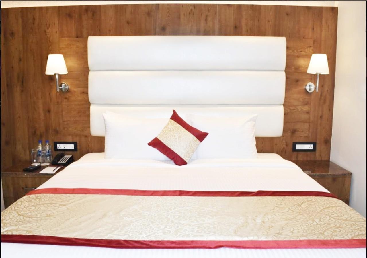 Ss Lumina Hotel Bangalore Eksteriør billede